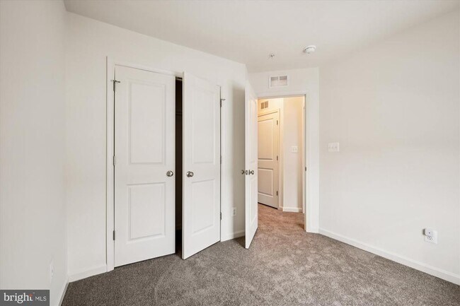 Building Photo - 2505 Boeing Way