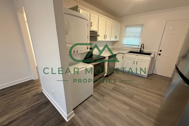 Building Photo - Move-in Special! Limited-Time Leasing Offer - FREE RENT!