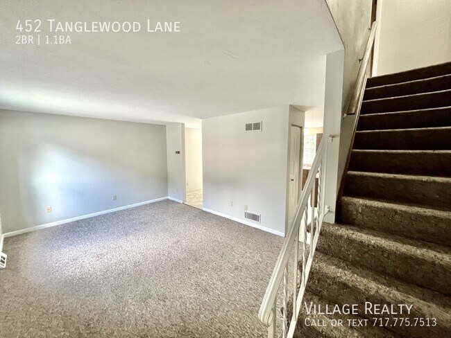 Building Photo - 452 Tanglewood Ln