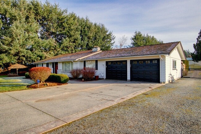 Building Photo - 3 Bedroom, 2.5 Home. Available NOW!!!!