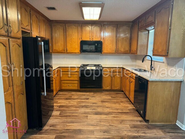 Building Photo - 848 Eagles Nest Dr