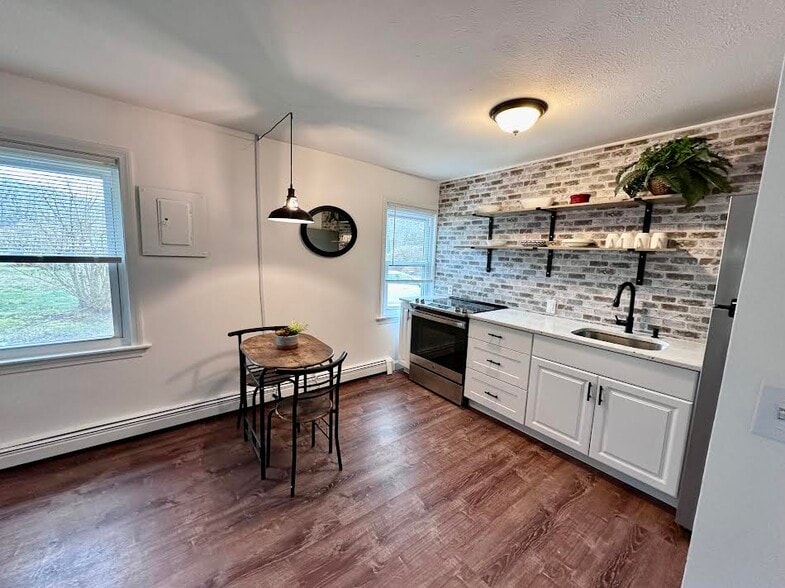 Kitchen - 630 Palmer Ave
