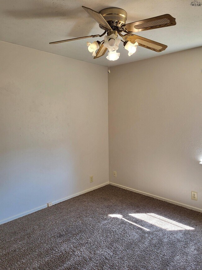 Building Photo - 4606 Tammy Dr