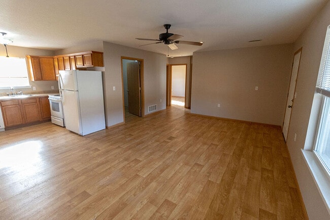 Building Photo - 1542 Florence Dr