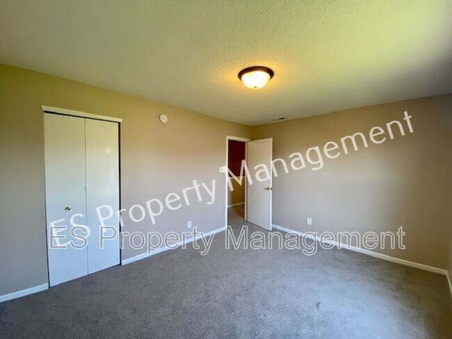 Building Photo - 8415 Ash Grove Dr