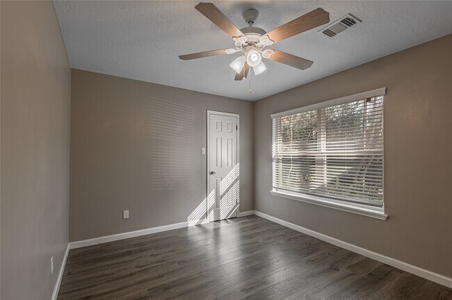 Building Photo - 1022 Landing Way