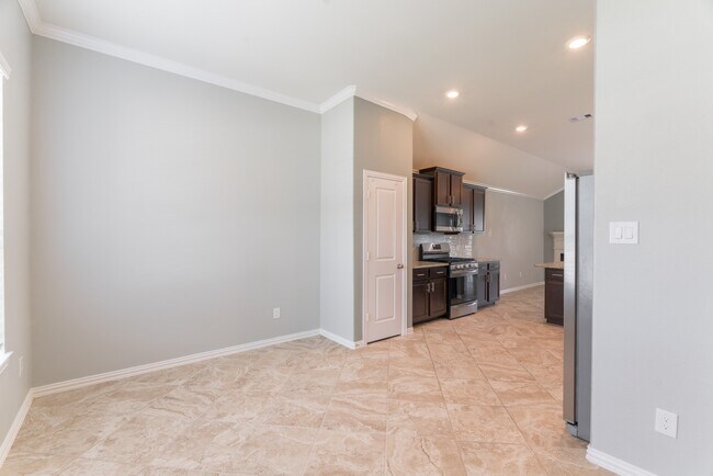 Building Photo - 4583 New Country Dr