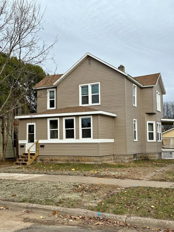 Building Photo - 1306 Charles St