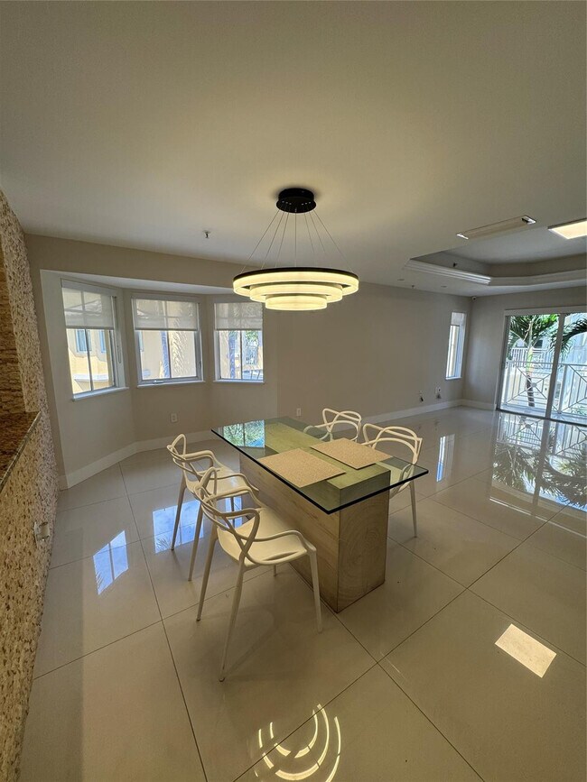 Building Photo - 2710 NE 184th Terrace