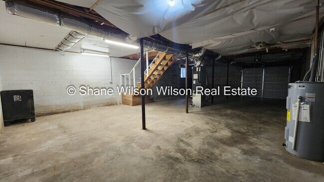 Building Photo - 151 Kathy Dr