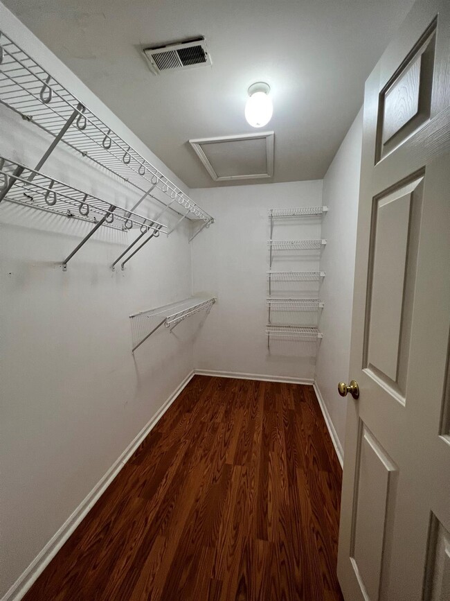 Building Photo - 7446 Lacy Dr