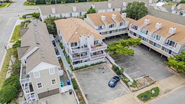 Building Photo - 3203 Page Ave