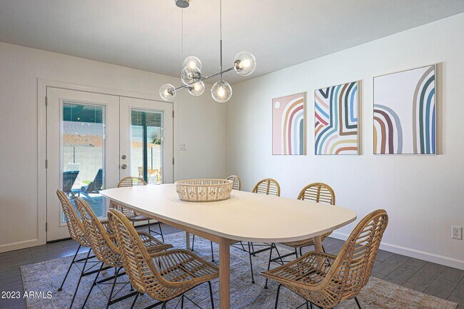 Building Photo - 421 Lila Cir