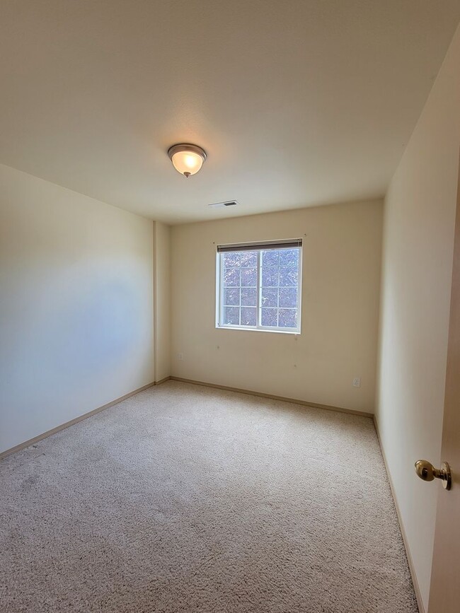 Building Photo - *DECEMBER SPECIAL* $500 OFF FIRST MONTHS RENT