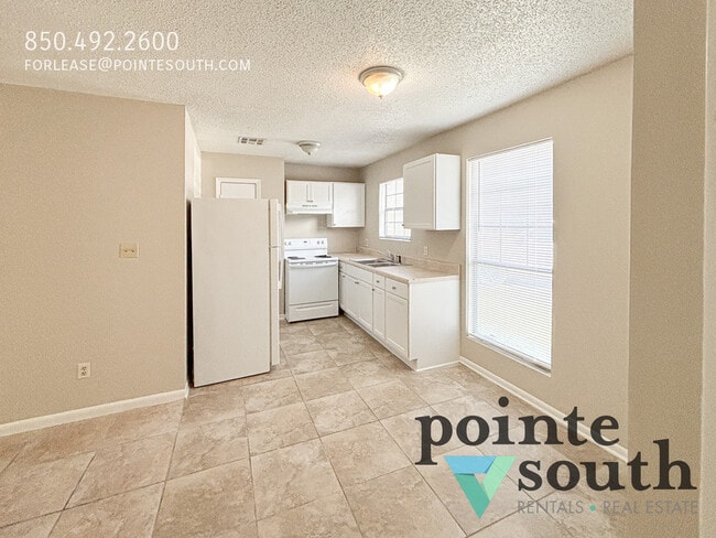 Building Photo - 6415 Schoel Ln