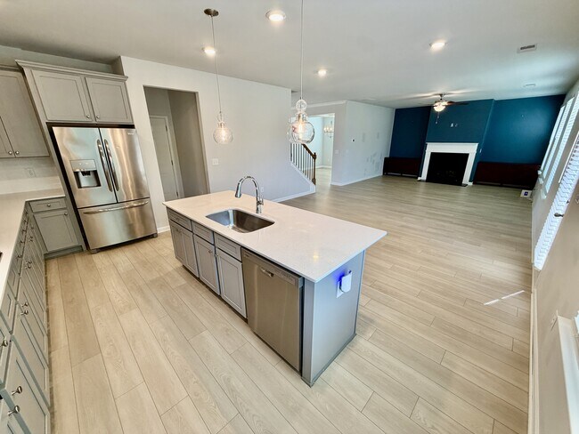Building Photo - 540 Teversham Dr