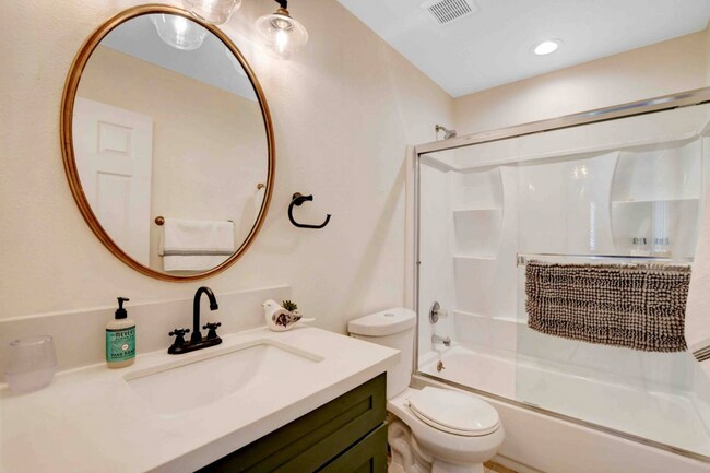 Building Photo - 2523 Palma Vista Ave