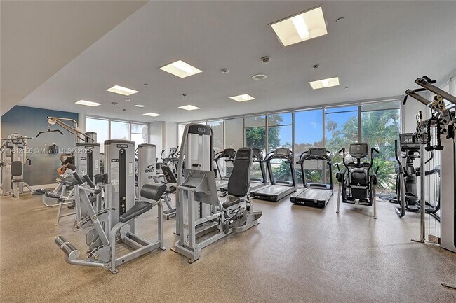 Building Photo - 20281 E Country Club Dr