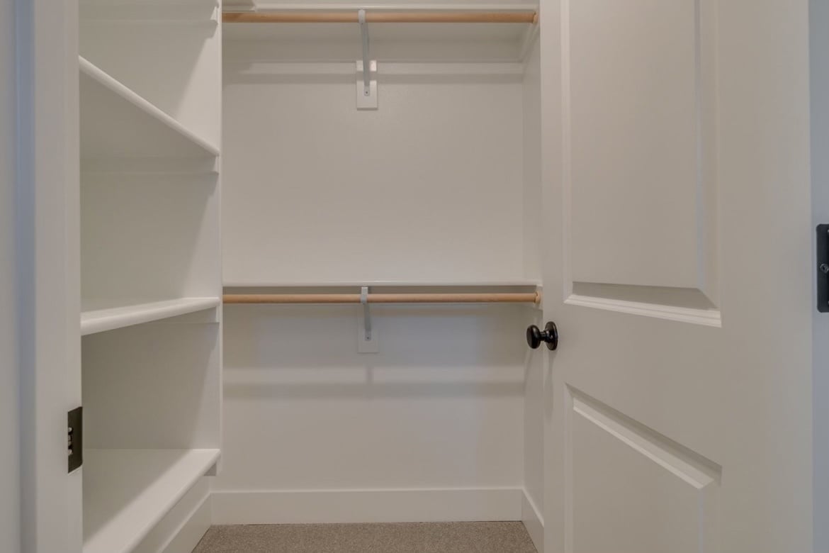 Building Photo - 1118 SW Dottie Ct