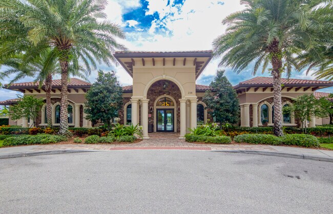 Building Photo - 833 SE Courances Dr