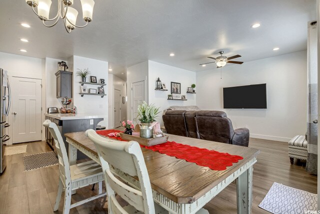 Dining/Living area - 7209 N Brook Rdg