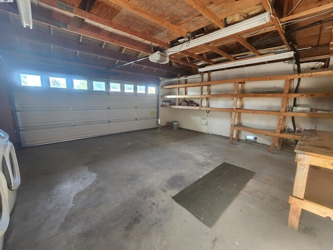 Building Photo - 1733 Carnation Cir