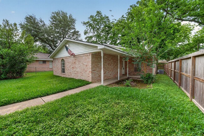 Building Photo - 418 Texas St