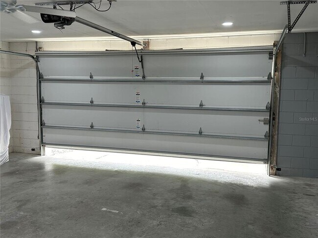 Building Photo - 1229 Allendale Dr