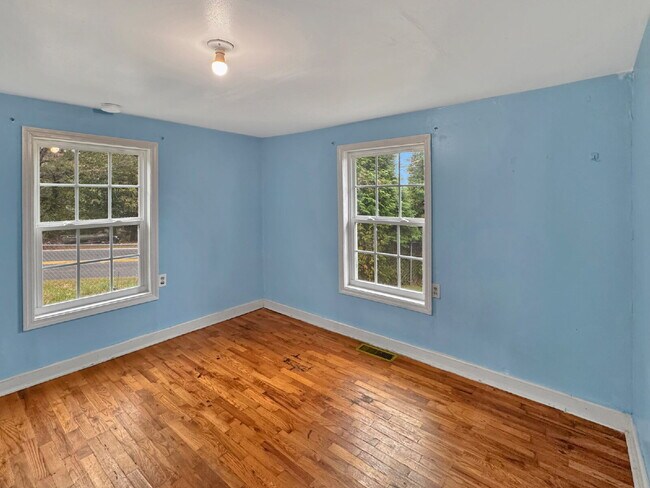 Building Photo - Two Bedroom Home for Rent in Central Gainesville Location