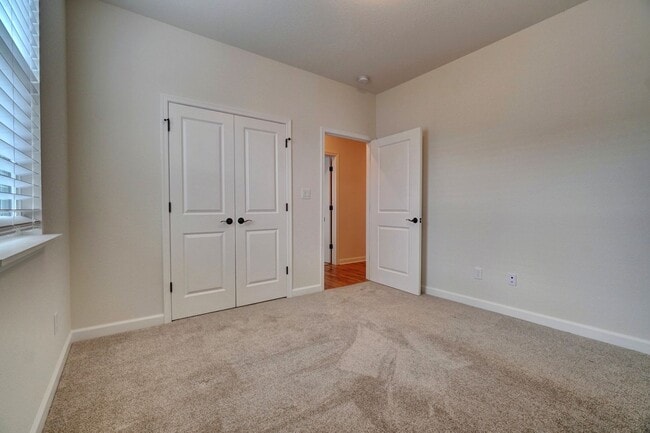 Building Photo - 4 bedroom condo in Suffolk