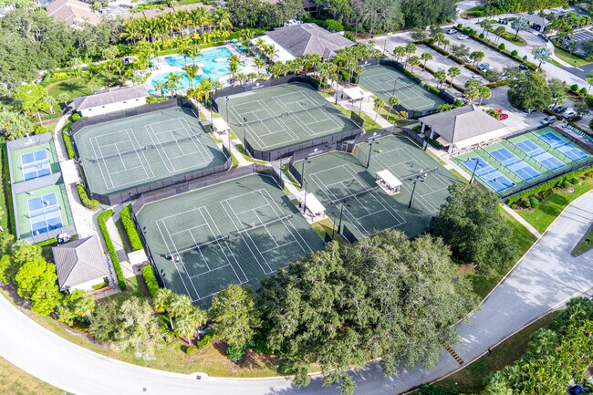 Building Photo - 6404 SE Brandywine Ct