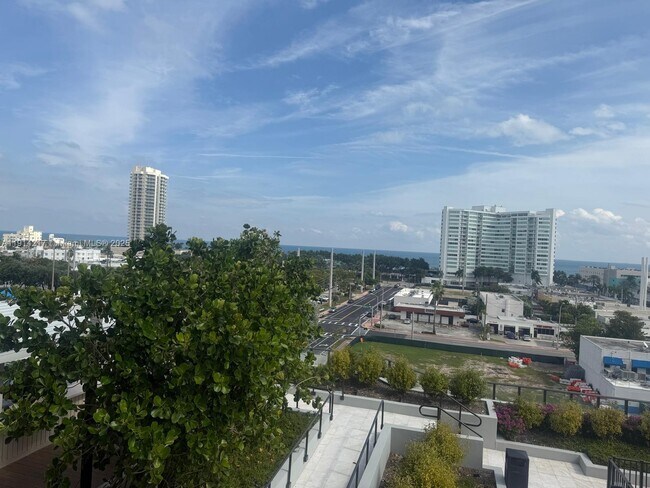 Building Photo - 580 72nd St