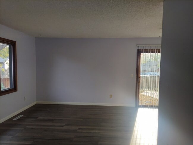 Building Photo - Dreamland Home Ventures