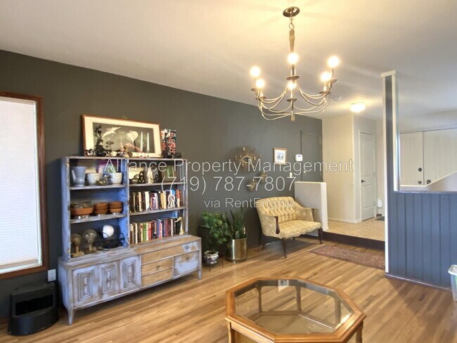Building Photo - 2168 Wildwood Dr