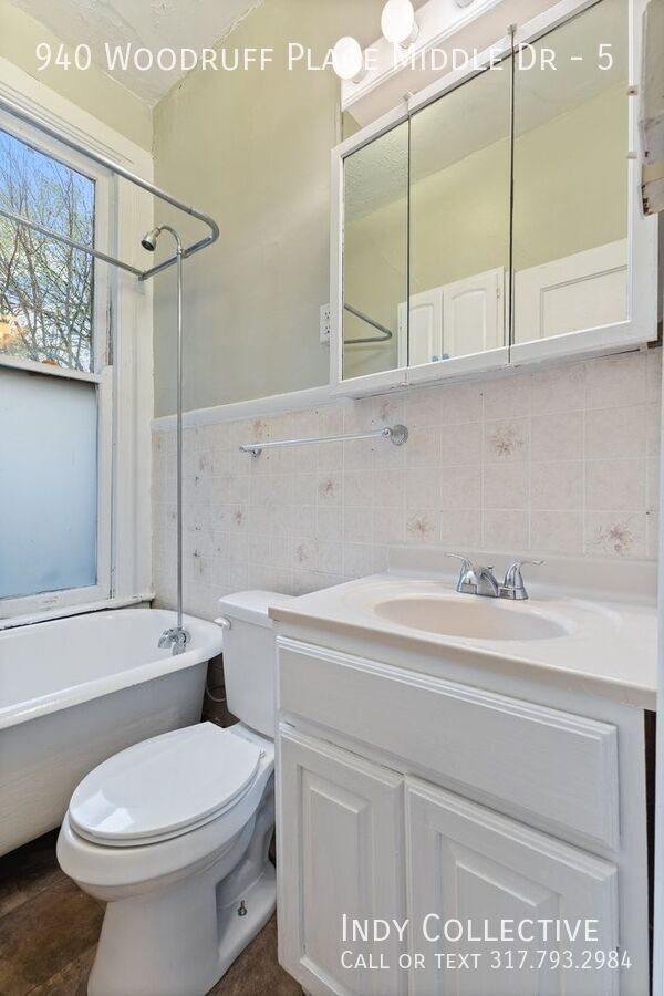 Building Photo - 940 Woodruff Place Middle Dr