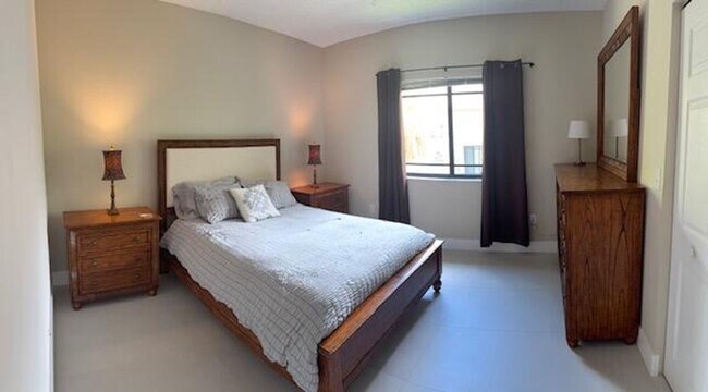 Building Photo - 2805 Veronia Dr