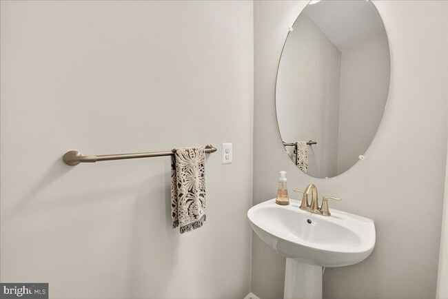 Building Photo - 22739 Tate St