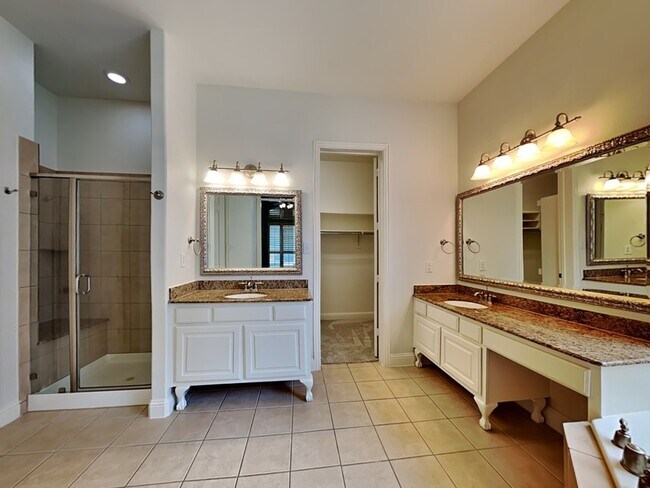 Building Photo - 11340 Classic Ln