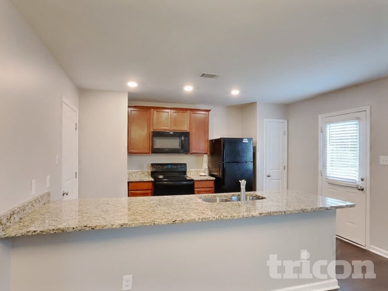 Building Photo - 3412 Vedette Ln