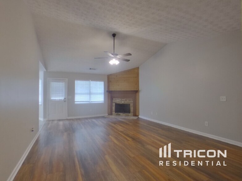 Building Photo - 80 Brighton Dr