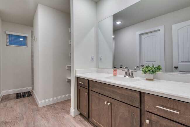 Building Photo - 108 Arrowhead Dr
