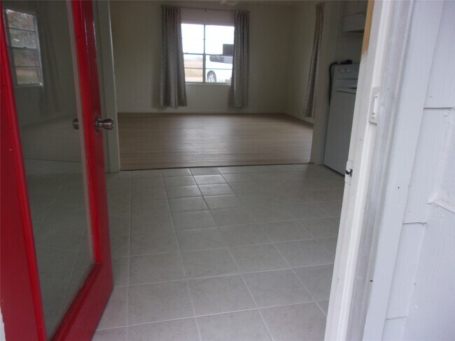 Building Photo - 1539 Jerrell Coffee Rd