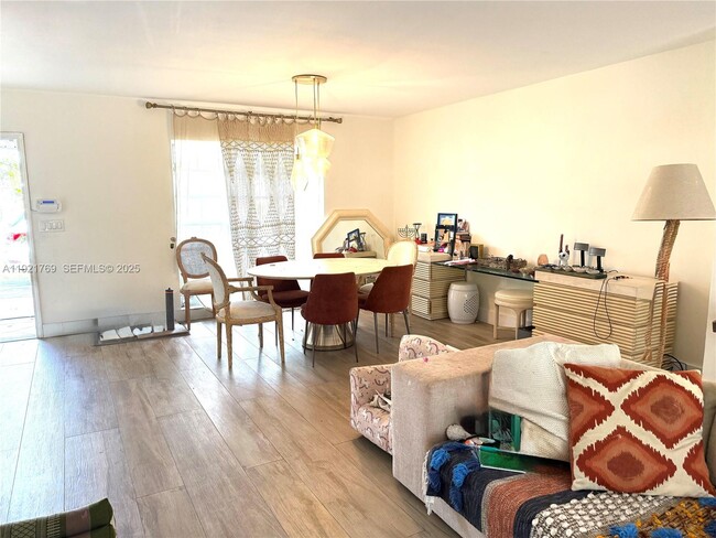 Building Photo - 5424 Van Buren St