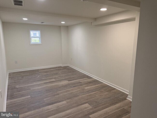 Building Photo - 1235 Elson Rd