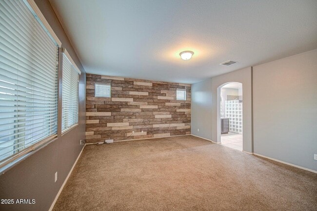 Building Photo - 6815 S 19th Ln