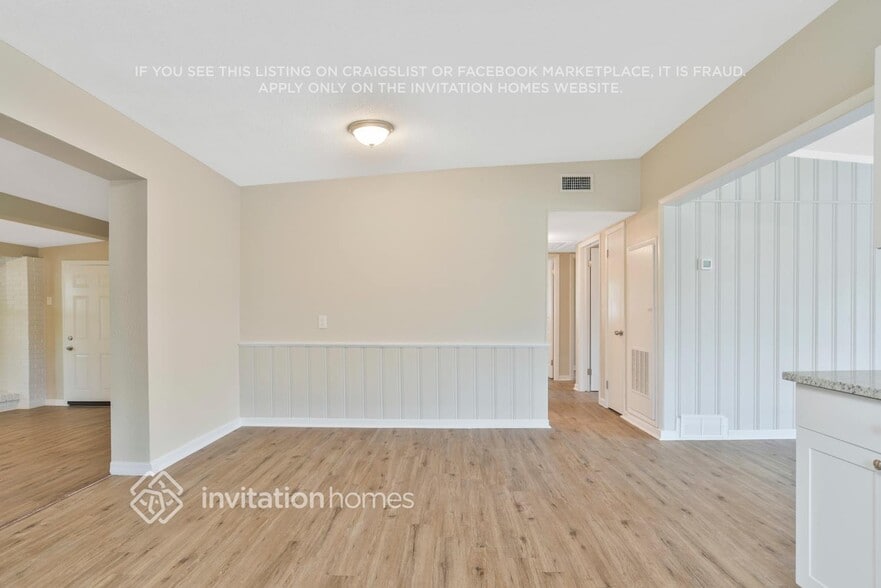 Building Photo - 1726 Diamond Dr