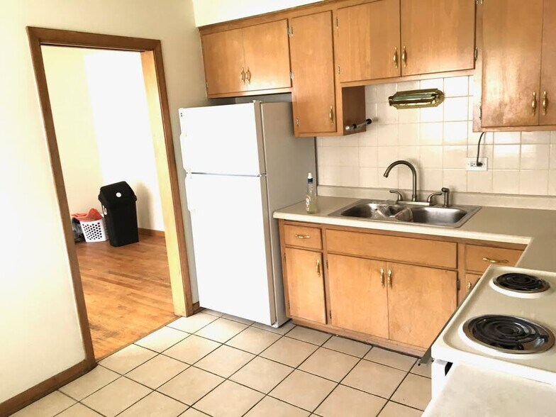 Building Photo - 10350 Milford St