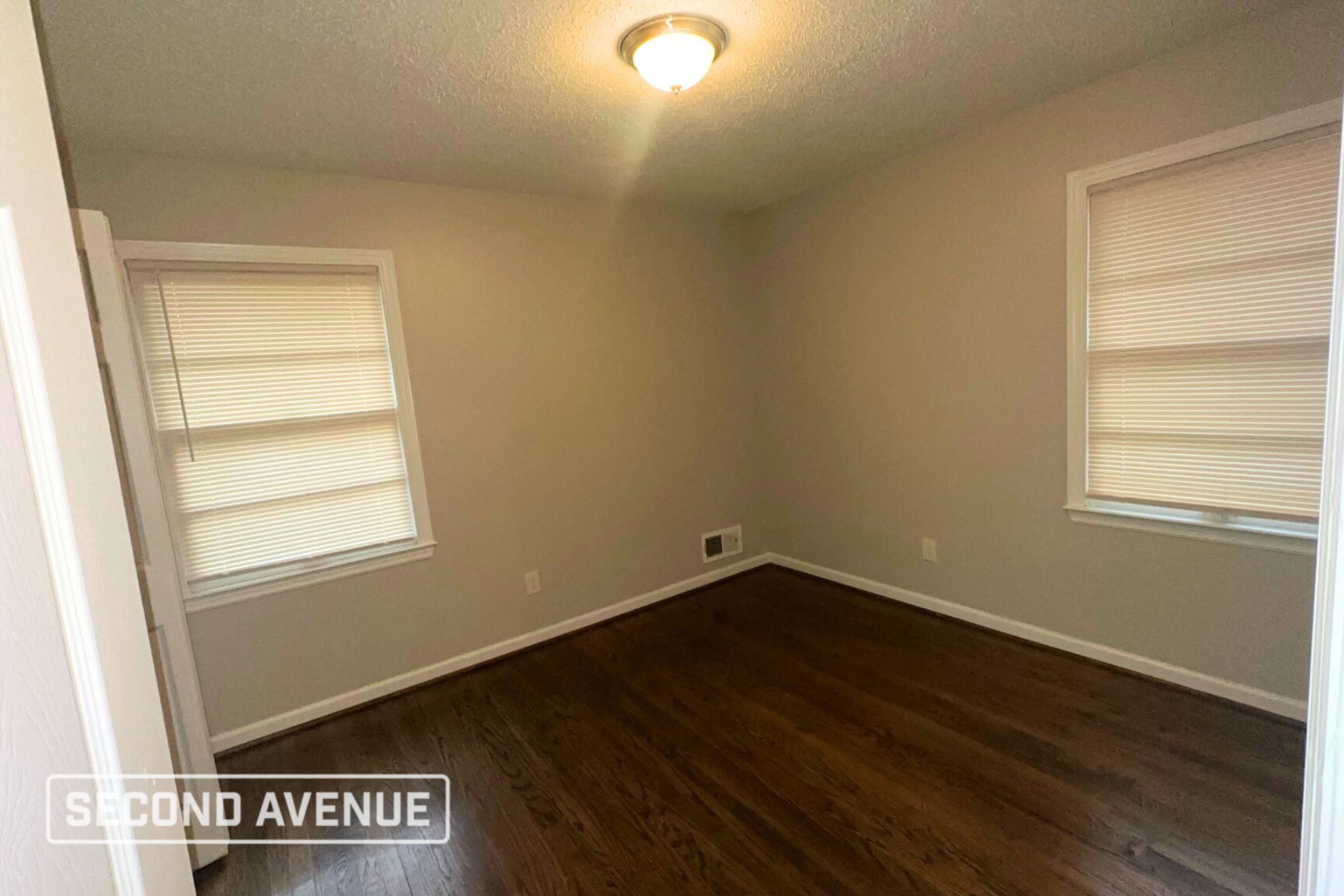 Building Photo - 101 15th Ct NW