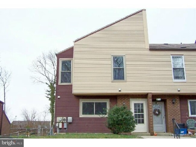 Building Photo - 1716 Julie Ct