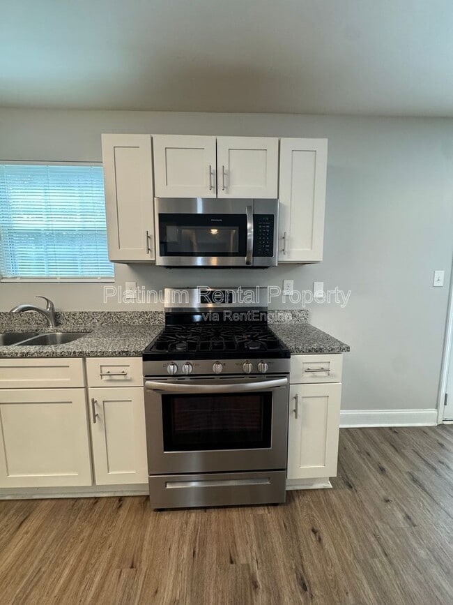 Building Photo - 2793 Oakvale Falls Dr